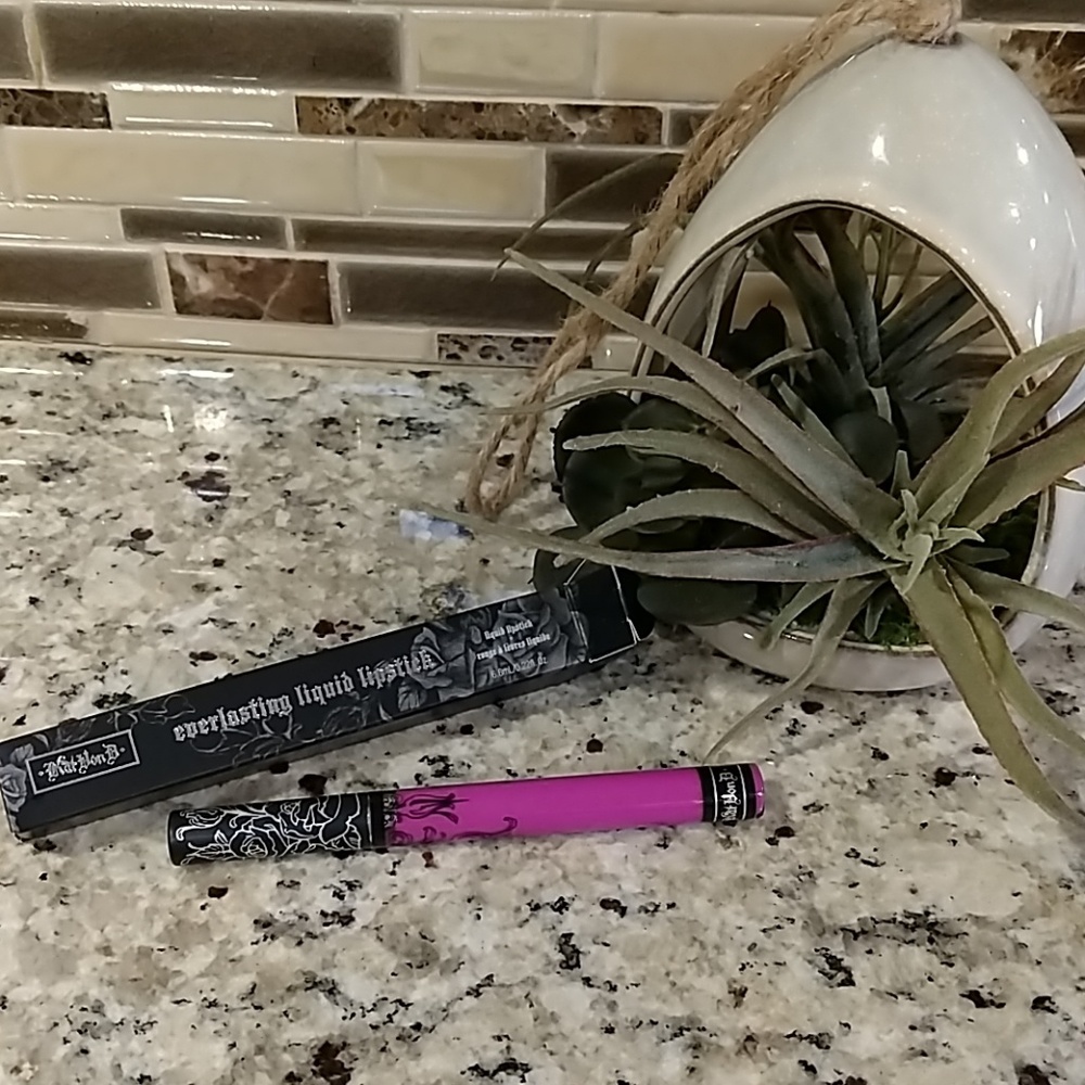 Kat Von D everlasting liquid lipstick in K-dub